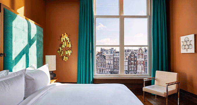 De L'Europe Bedroom